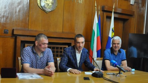 Кметът Николов пожела успех на състезателите от националния отбор по плуване - E-Burgas.com
