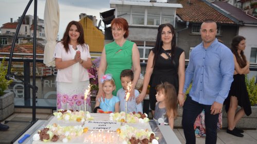 Областният управител Мария Нейкова посвети рождения си ден на благотворителна кауза (Снимки) - E-Burgas.com