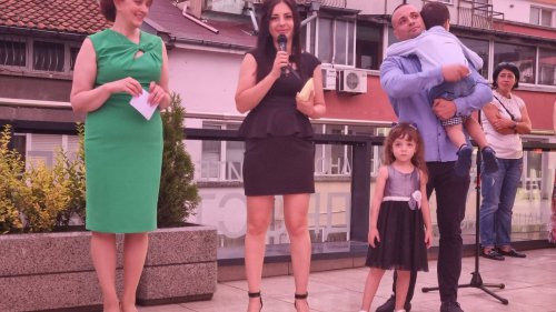 Областният управител Мария Нейкова посвети рождения си ден на благотворителна кауза (Снимки) - E-Burgas.com