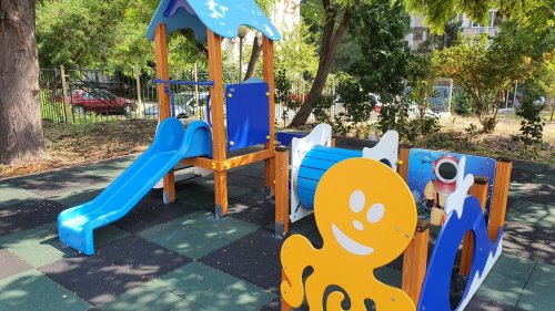 Нови пързалки и катерушки върнаха блясъка в двора на Детска ясла „Щурче“ - E-Burgas.com