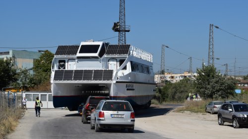 Пускат на вода новия кораб на Община Бургас - E-Burgas.com