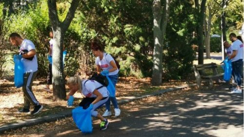 Близо 360 кг фасове и отпадъци събраха доброволци на „ПромениКартинката“ в 4 български града - E-Burgas.com