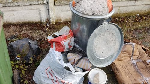 Жители на с.Дюлево тънат в боклук  и мизерия (СНИМКИ) - E-Burgas.com