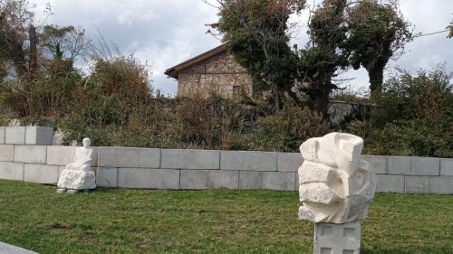 Експонираха нови скулптури до старата църква в Поморие (Снимки) - E-Burgas.com