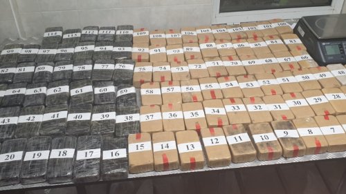 Мъж и жена опитаха да внесат 58 кг. хероин през Лесово в тайник на тавана на автомобила - E-Burgas.com
