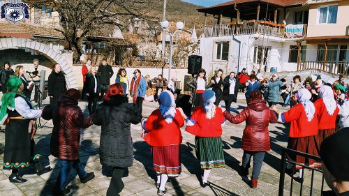 Несебърско село отбеляза празника на домашната наденица (Снимки) - E-Burgas.com
