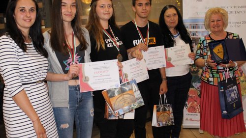 Младите цветари от Бургас отново сред победителите в Националното състезание по озеленяване - E-Burgas.com