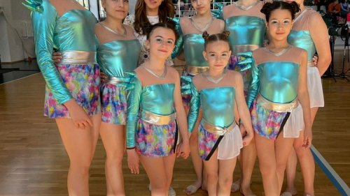 10 от 10 за айтоската танцова школа 