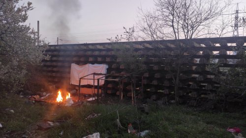 Ромска инвазия в Бургас: Разтуриха два катуна с 60 пришълци от Сливен и Ямбол (снимки)  - E-Burgas.com