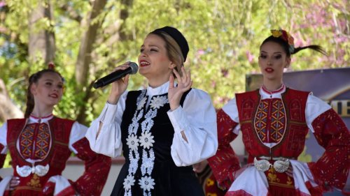 Поморие отбеляза празника си с народна музика, добро настроение и добри новини (Снимки) - E-Burgas.com
