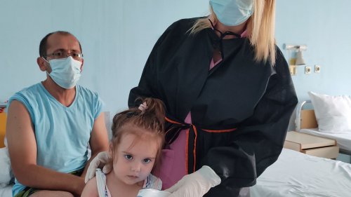 В УМБАЛ Бургас спасиха дете, живяло с монета в хранопровода месец и половина (Снимки) - E-Burgas.com