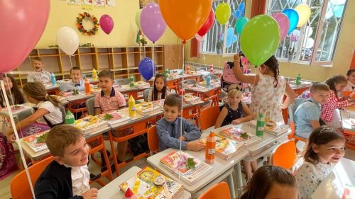 Над 24 хил. ученици прекрачиха прага на класните стаи в Бургас (Снимки) - E-Burgas.com