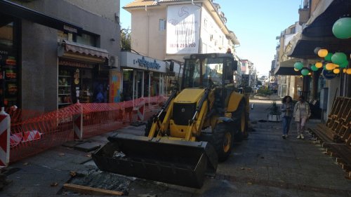 Обновяват пешеходната част на ул. „Георги Кирков“ - E-Burgas.com