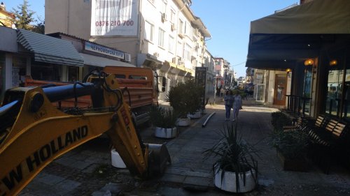 Обновяват пешеходната част на ул. „Георги Кирков“ - E-Burgas.com