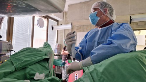 В Клиниката по урология на УМБАЛ Бургас премахнаха тумор от бъбрек с лазерен лъч - E-Burgas.com
