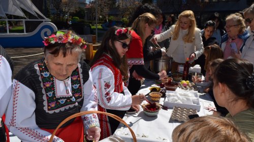 Великденска багрилница на открито донесе цветно настроение в Бургас - E-Burgas.com