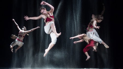 Танцова компания ДЮН прави премиера на спектакъла „НЕБЕ ЗЕМЯ“ - E-Burgas.com