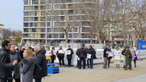 Протест пред Съдебната палата Бургас против изграждането на фотоволтаична централа - E-Burgas.com