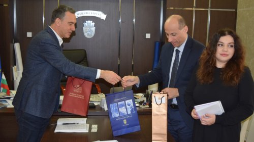 Кметът Николов и посланик Бердзенишвили с общо желание за по-добра свързаност на Бургас и Грузия - E-Burgas.com