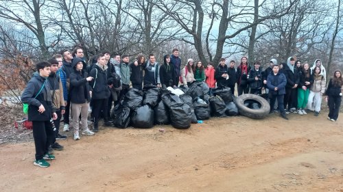 Бургаски младежи опознават Странджа, докато я почистват - E-Burgas.com