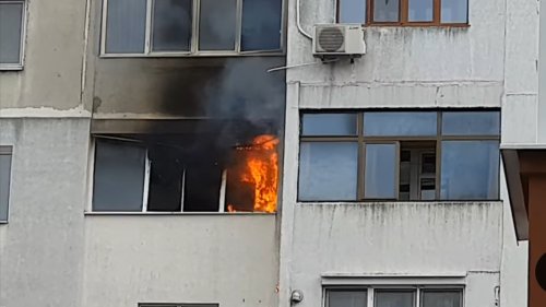 Пожар в седмия блок на кв. „Славейков“ бе овладян за 5 минути - E-Burgas.com