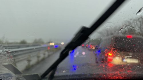 Катастрофа край Бургас: два Mercedes-а и микробус във верижен сблъсък, движението е затруднено - E-Burgas.com
