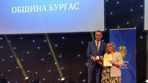 По случай 24 май – Деня на българската просвета и култура – г-жа Радослава Никленова… - E-Burgas.com