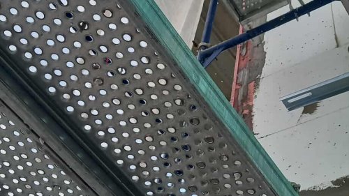 Жителите на 6-ти блок в „Меден рудник“: „5 месеца гавра и грабеж“ – подготвят протест срещу безобразен ремонт - E-Burgas.com