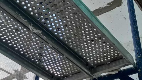 Жителите на 6-ти блок в „Меден рудник“: „5 месеца гавра и грабеж“ – подготвят протест срещу безобразен ремонт - E-Burgas.com