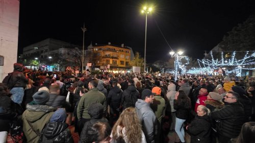 100 души протестираха в Бургас… според националните медии - E-Burgas.com