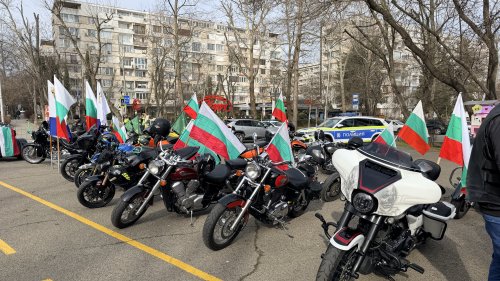 „Пътят на свободата“ изпълни Бургас – стотици мотористи почетоха 3 март - E-Burgas.com