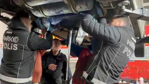 БЪЛГАРСКА КОЛА ХВАНАТА С ДРОГА В ТУРЦИЯ: 24,5 КГ ТРЕВА СКРИТА В РЕЗЕРВОАРИ - E-Burgas.com