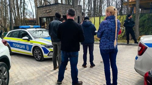 Въоръжени украинци, незаконно строителство и арести в парк „Златни пясъци“ - E-Burgas.com