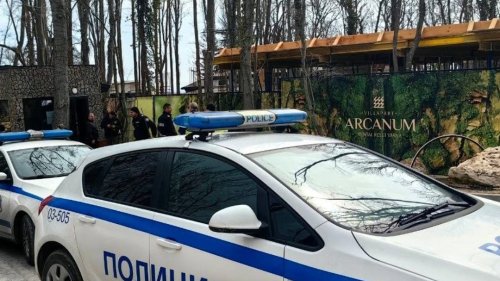 Въоръжени украинци, незаконно строителство и арести в парк „Златни пясъци“ - E-Burgas.com