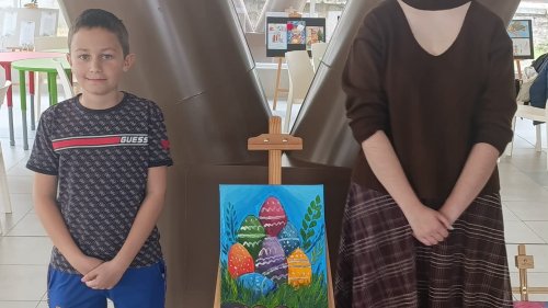 Деца от Бургас рисуват доброта: великденски пленер обедини училища и академия в кауза за възрастните - E-Burgas.com