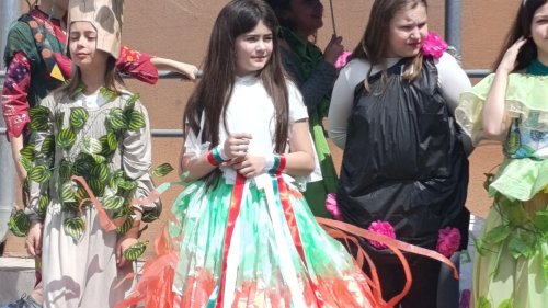 ОУ „П. Р. Славейков“ отбеляза Деня на Земята с еко празник и силни послания от децата - E-Burgas.com