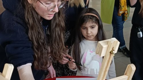 Деца от Бургас рисуват доброта: великденски пленер обедини училища и академия в кауза за възрастните - E-Burgas.com