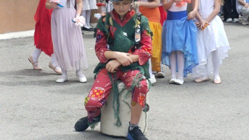 ОУ „П. Р. Славейков“ отбеляза Деня на Земята с еко празник и силни послания от децата - E-Burgas.com