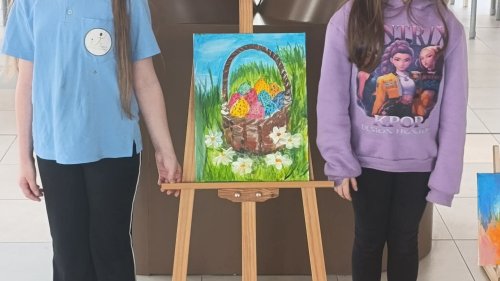 Деца от Бургас рисуват доброта: великденски пленер обедини училища и академия в кауза за възрастните - E-Burgas.com