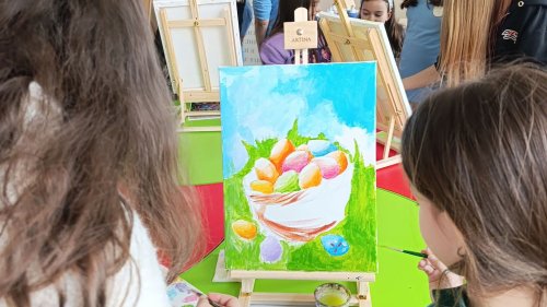 Деца от Бургас рисуват доброта: великденски пленер обедини училища и академия в кауза за възрастните - E-Burgas.com