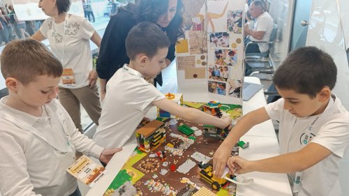 Втори клас, първо място: ученици от ОУ „П. Р. Славейков“ спечелиха международното състезание First Lego League - E-Burgas.com