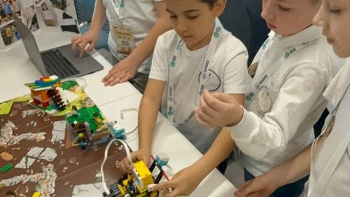 Втори клас, първо място: ученици от ОУ „П. Р. Славейков“ спечелиха международното състезание First Lego League - E-Burgas.com