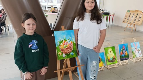 Деца от Бургас рисуват доброта: великденски пленер обедини училища и академия в кауза за възрастните - E-Burgas.com