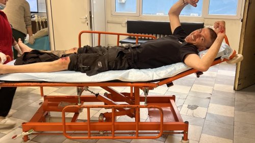 e-Burgas разполага със снимки от болницата: Моторист е приет след тежка катастрофа на бул. „Захари Стоянов“ - E-Burgas.com