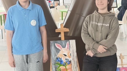 Деца от Бургас рисуват доброта: великденски пленер обедини училища и академия в кауза за възрастните - E-Burgas.com