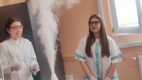ОУ „П. Р. Славейков“ отвори вратата към бъдещето: Първото училищно радио и високотехнологичен STEM център променят образованието в Бургас - E-Burgas.com