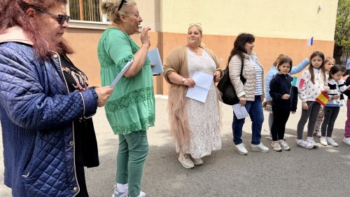 Малки европейци с големи знания: ОУ „П. Р. Славейков“ отбеляза Деня на Европа с истински урок по култура и география - E-Burgas.com