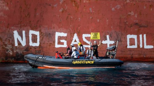 KAIROS ОСЪМНА С „NO GAS + OIL“, НО ИСТИНСКАТА ОПАСНОСТ Е ВОЙНАТА СРЕЩУ КОРАБИТЕ В ЧЕРНО МОРЕ - E-Burgas.com