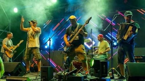 ROCK DOG пръсна Морската градина по шевовете: тази вечер е големият финал край Пантеона - E-Burgas.com