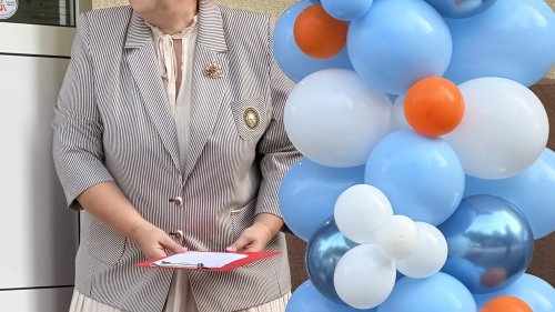 Първият учебен ден в ОУ „Петко Рачев Славейков“ започна с празник за знанието и личен празник за директора - E-Burgas.com